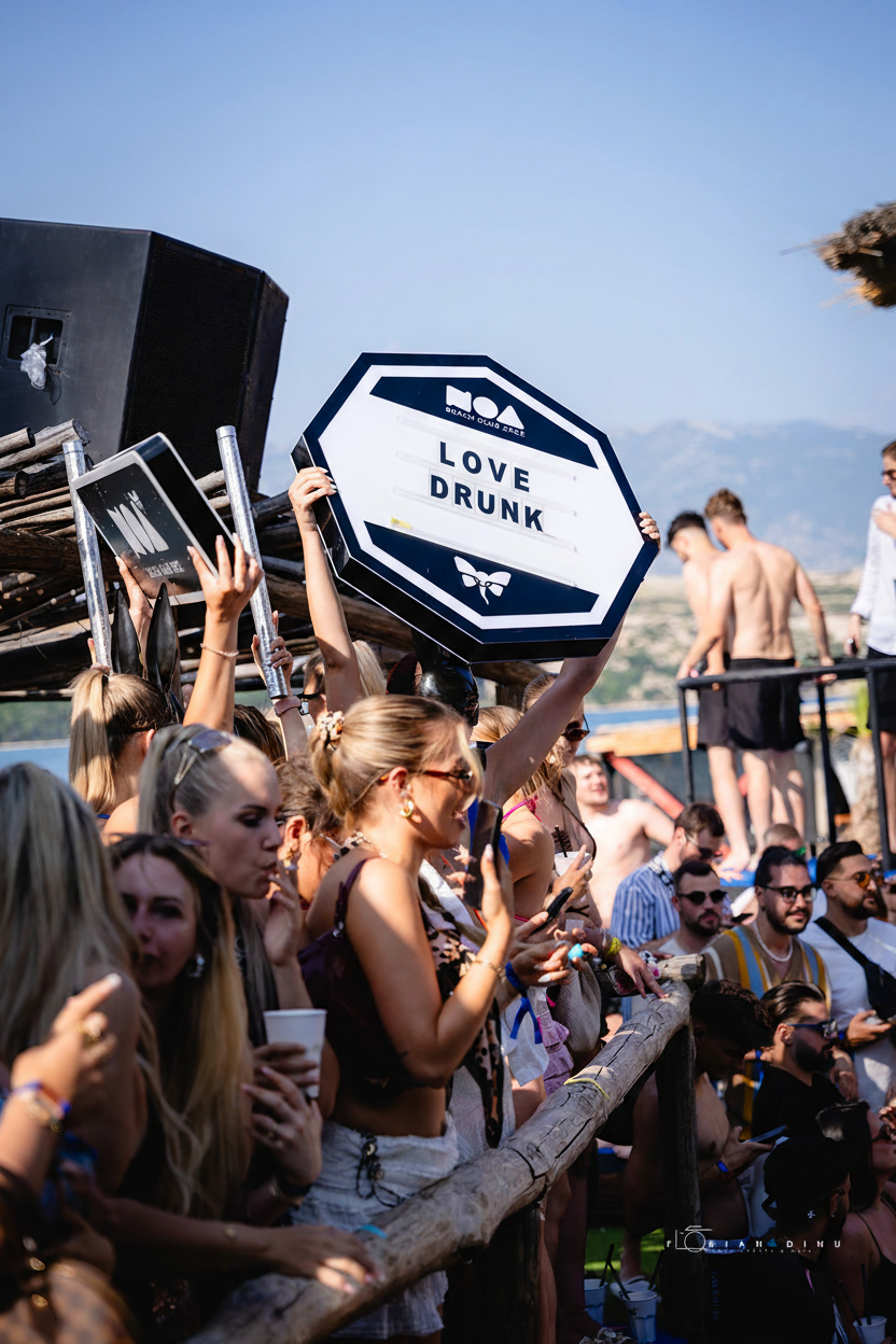 Lovedrunk Crew am Kalypso Beach Club